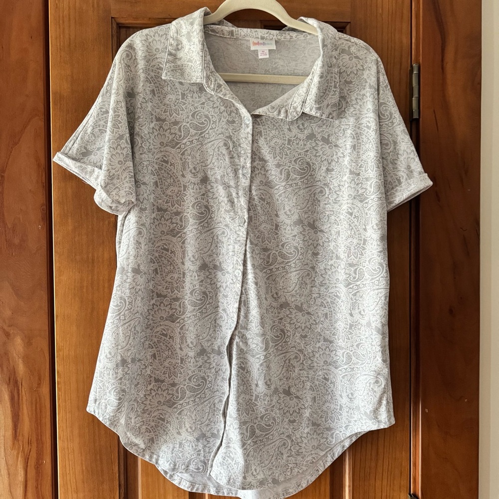 Lularoe Charlie Button Up Top Women's Medium Dark Gray White Paisley Shirt